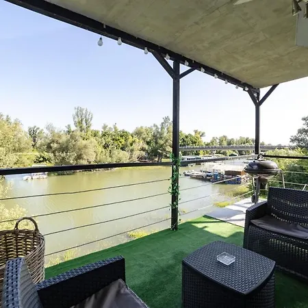 Apartamento House On The River