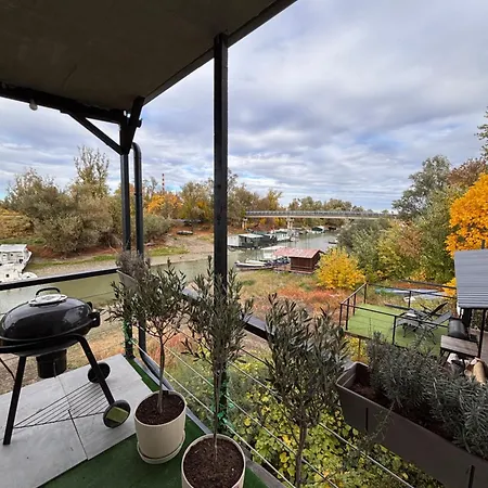 House On The River Apartamento Petrovaradin